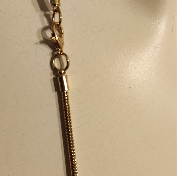 23 Inch Gold Tone Tassel Necklace Adorable - Picture 3 of 4